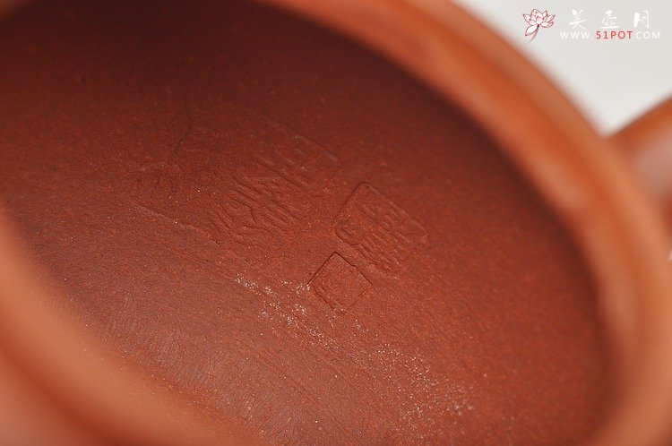 紫砂壶图片：珠圆玉润 饱满可人全手降坡之平盖莲子 - 美壶网