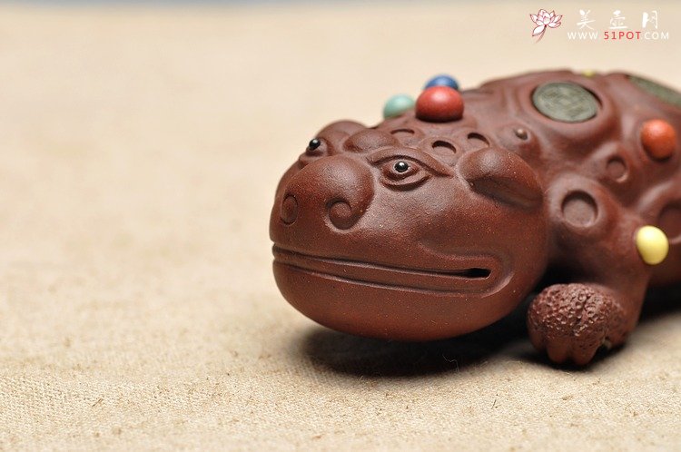 紫砂壶图片：珠光宝气的金蟾 传神 - 美壶网