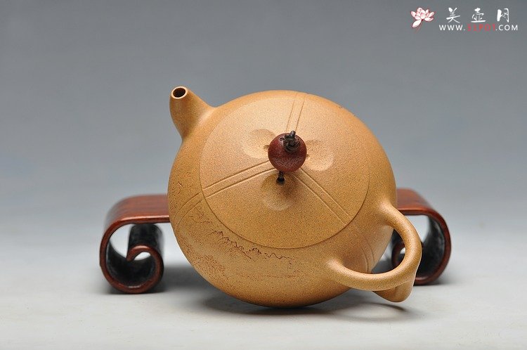 紫砂壶图片：摹玉成窑之味 深得其妙 李彦雄装饰 全手东石逸品 曲峰原创 - 美壶网