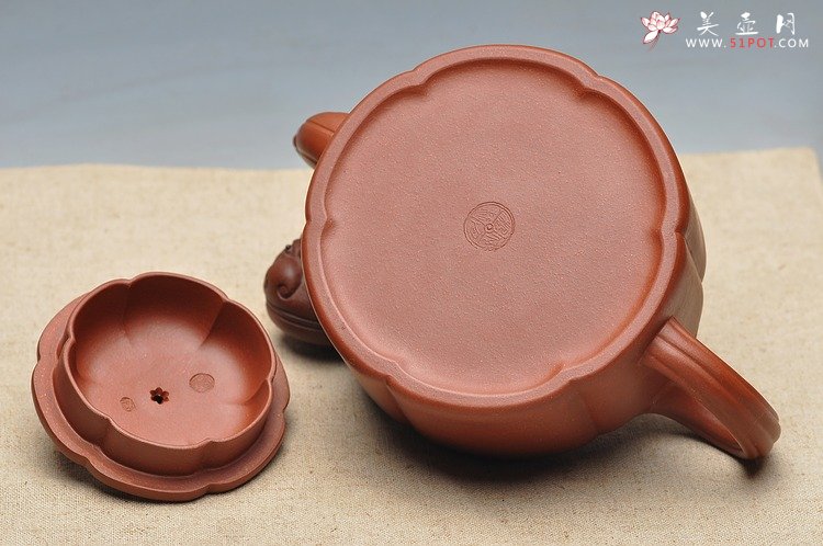 紫砂壶图片：经典筋囊器 何卫枫新作  精品梅花周盘 - 美壶网