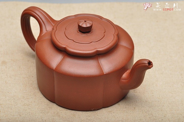 紫砂壶图片：经典筋囊器 何卫枫新作  精品梅花周盘 - 美壶网