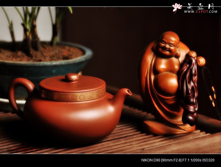 紫砂壶图片：曲峰最新原创作品 典雅大气 全手雍和 - 美壶网