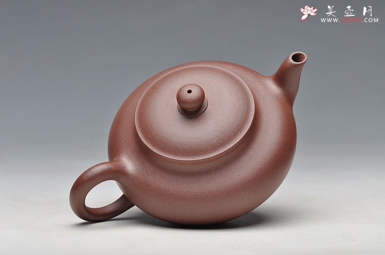 紫砂壶图片：线条流畅 实用小品 雅韵 - 美壶网