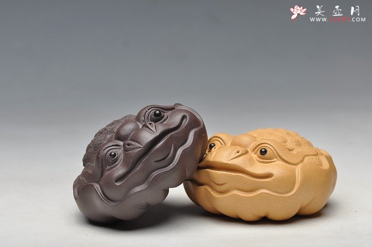 紫砂壶图片：荷叶金蟾  - 美壶网