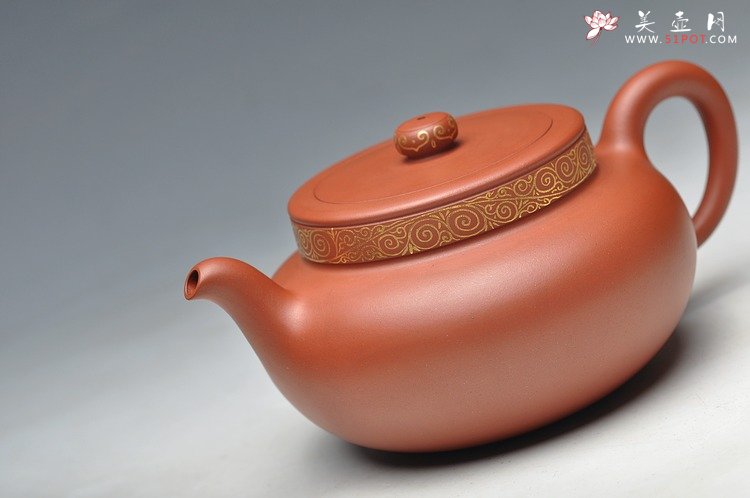 紫砂壶图片：曲峰最新原创作品 典雅大气 全手雍和 - 美壶网