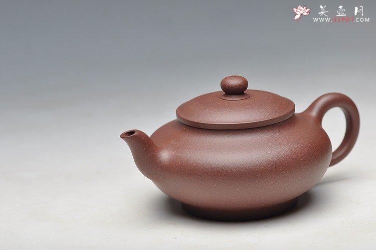 紫砂壶图片：线条流畅 实用小品 雅韵 - 美壶网