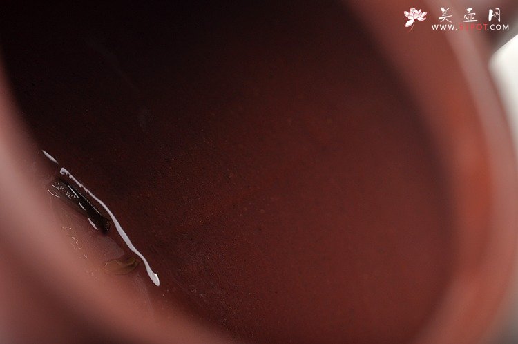 紫砂壶图片：万阗阗摹古全手之作  德厚钟雅 大亨高德中 老紫泥 - 美壶网