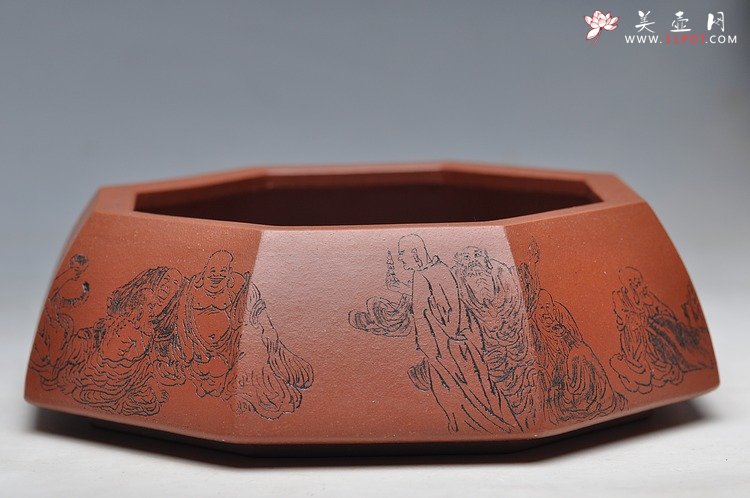 紫砂壶图片：面面是佛 人物线条张弛有力 耐品 全手八方水洗 笔洗 - 美壶网