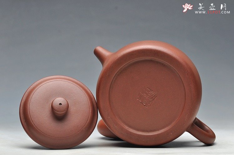 紫砂壶图片：更耐品 万阗阗最新全手力作 大亨德中 浑厚大气 - 美壶网