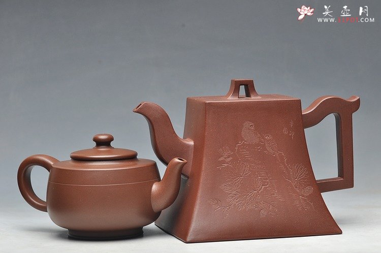 紫砂壶图片：霸气之作 史金妹精品 全手大方钟 巍巍壶势 - 美壶网