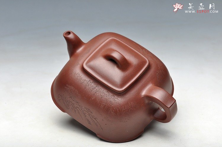 紫砂壶图片：何卫枫全手新品 敦方  蓄势 古味十足 精致可人 通景山水 - 美壶网