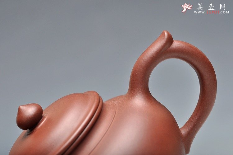 紫砂壶图片：泥色优雅 经典传承 顾派风格 紫泥全手笑樱 - 美壶网