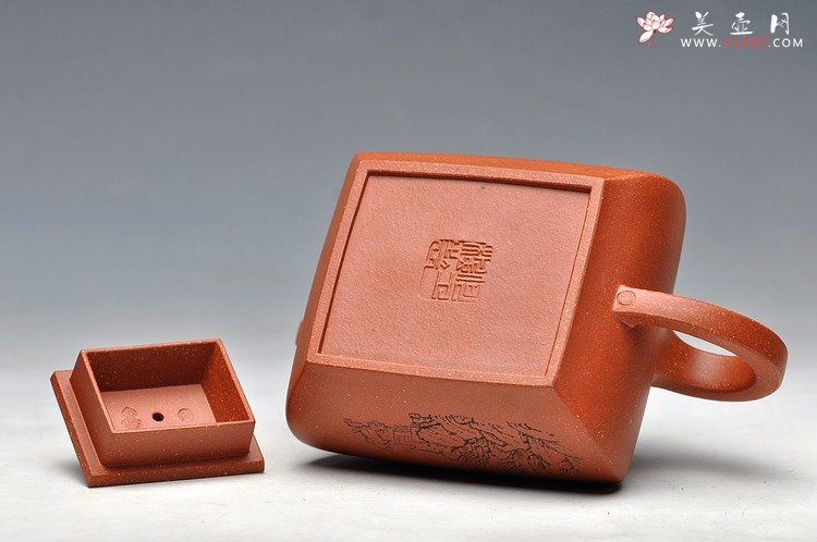 紫砂壶图片：强强联合 国工陈宏林即兴装饰 线条挺拔 全手四方鼓腹 - 美壶网