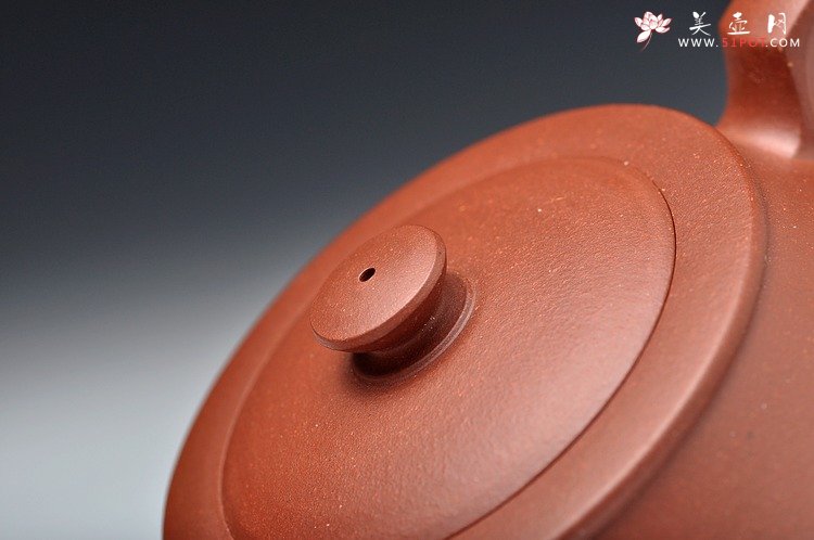 紫砂壶图片：获奖作品 汉云 精工典范 纯正底槽青 - 美壶网