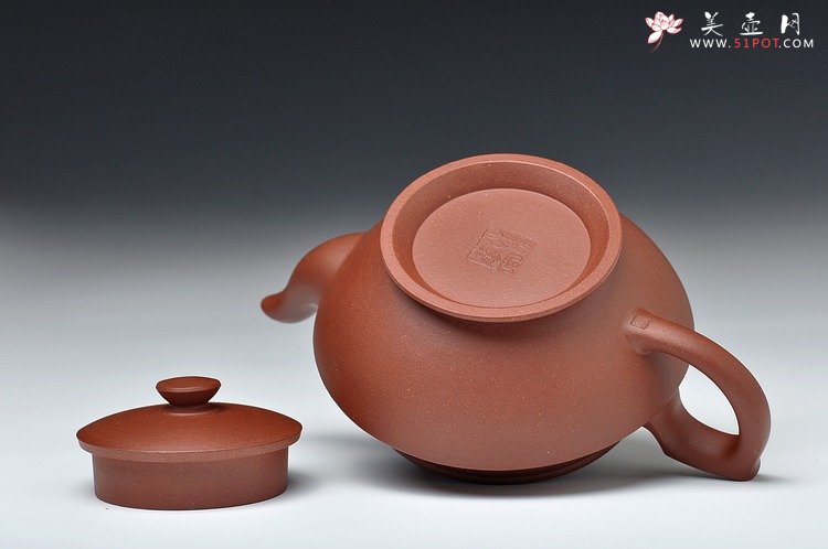 紫砂壶图片：获奖作品 汉云 精工典范 纯正底槽青 - 美壶网