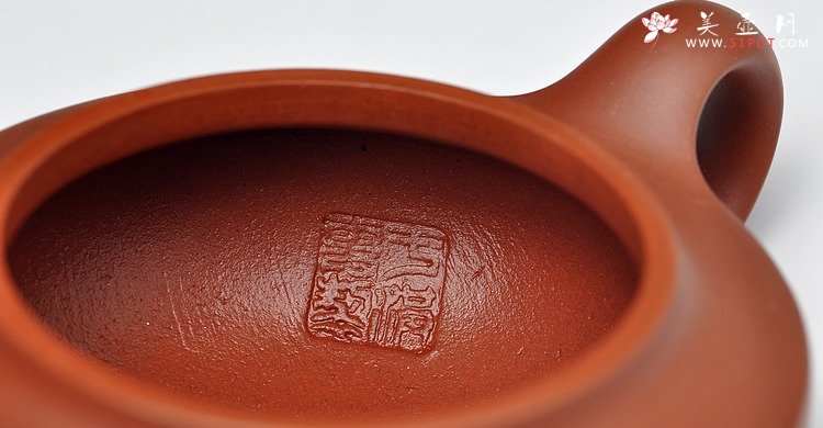 紫砂壶图片：线条优美 做工精细 全手线扁 - 美壶网