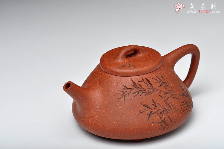 紫砂壶图片：骨肉均挺 全手降坡泥小子冶石瓢 李彦雄装饰 - 美壶网