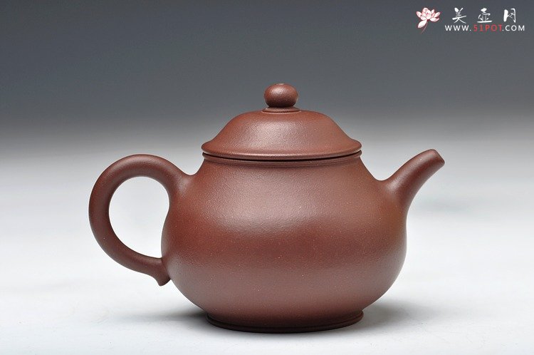 紫砂壶图片：很有个性的流 颇有国良味 全手小潘壶 俊秀挺拔 - 美壶网