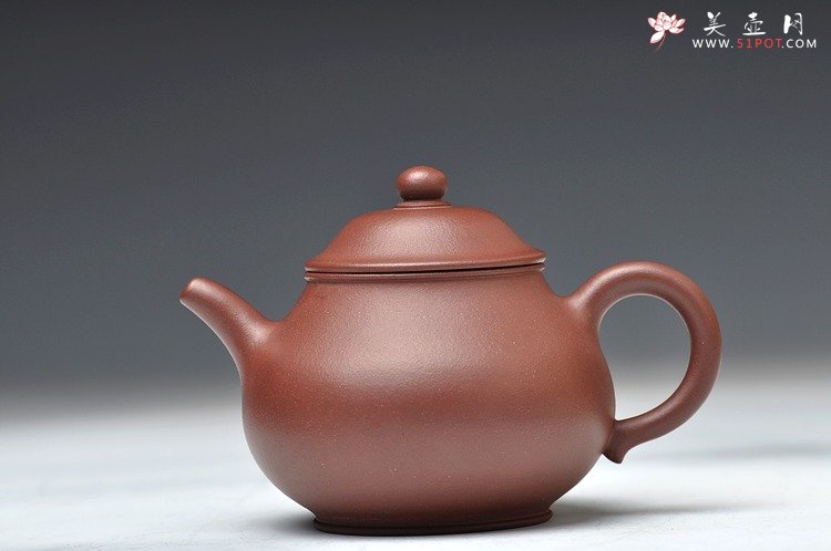 紫砂壶图片：很有个性的流 颇有国良味 全手小潘壶 俊秀挺拔 - 美壶网