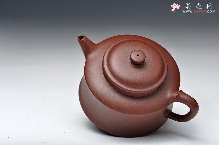 紫砂壶图片：砂料迷人 稳重而优雅 精品 全手玉锺 - 美壶网