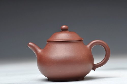 陈进紫砂壶 很有个性的流 颇有国良味 全手小潘壶 俊秀挺拔 原矿底槽清