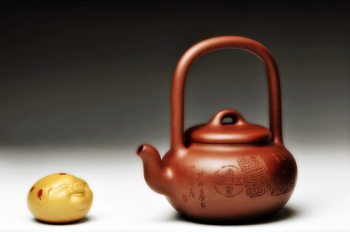 顾小英紫砂壶 张听刚装饰 饱满玉润 全手禅珠提梁 精美之作 原矿底槽清