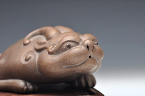 王健紫砂壶 金蟾 仅此一件 栩栩如生 古铜泥 古铜泥