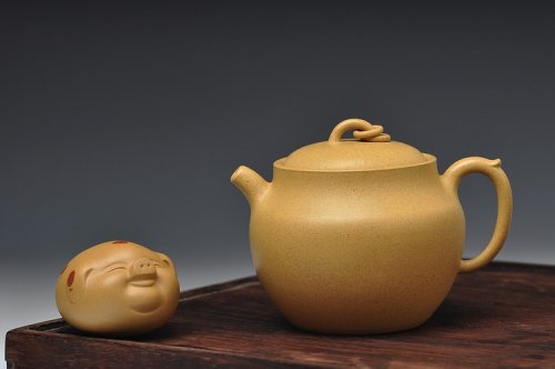 范磊紫砂壶 造型新颖 敦厚可人 本山绿 全手禅钟 