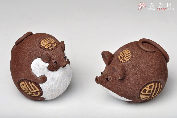 紫砂壶图片：福鼠一对 憨厚可爱 造型新颖 有趣 - 美壶网