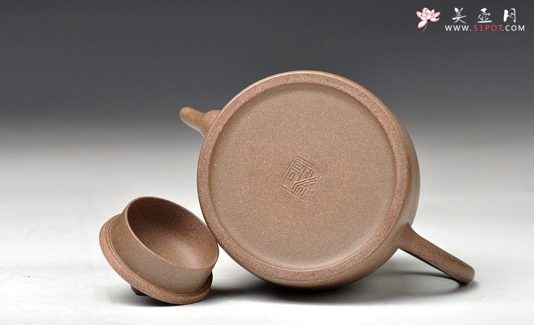 紫砂壶图片：范磊经典作品 青段全手禅韵 挺拔秀气 古朴 山水风韵 - 美壶网