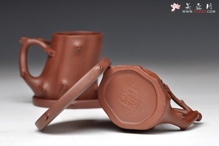 紫砂壶图片：单志萍壬辰年年终之作 全手弯把梅桩 瑞雪兆丰年 傲雪寒梅 - 美壶网