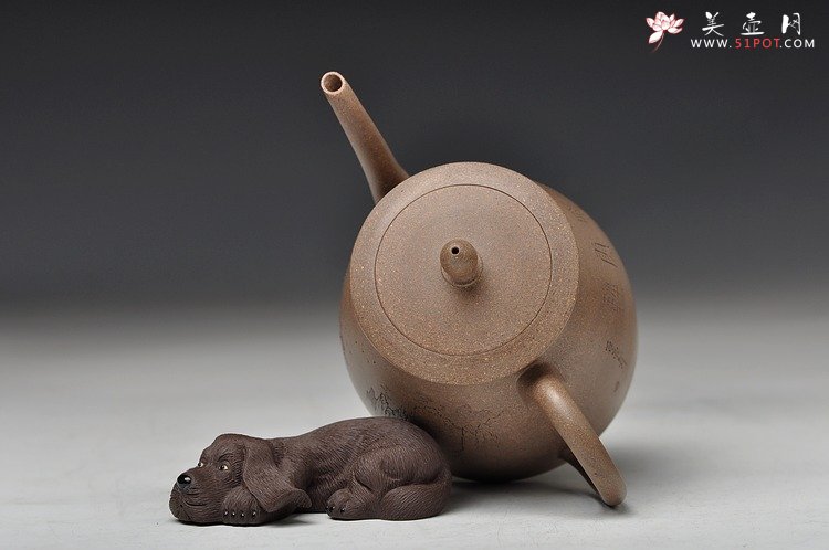 紫砂壶图片：范磊经典作品 青段全手禅韵 挺拔秀气 古朴 山水风韵 - 美壶网