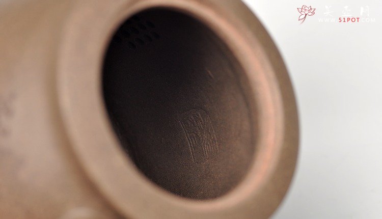 紫砂壶图片：范磊经典作品 青段全手禅韵 挺拔秀气 古朴 山水风韵 - 美壶网