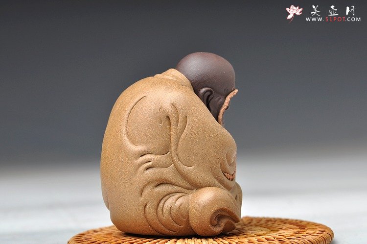 紫砂壶图片：十八罗汉之长眉罗汉和掏耳罗汉 神态细腻传神 精品茶宠 - 美壶网