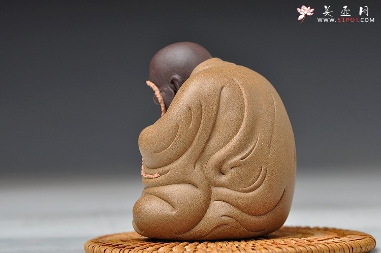 紫砂壶图片：十八罗汉之长眉罗汉和掏耳罗汉 神态细腻传神 精品茶宠 - 美壶网