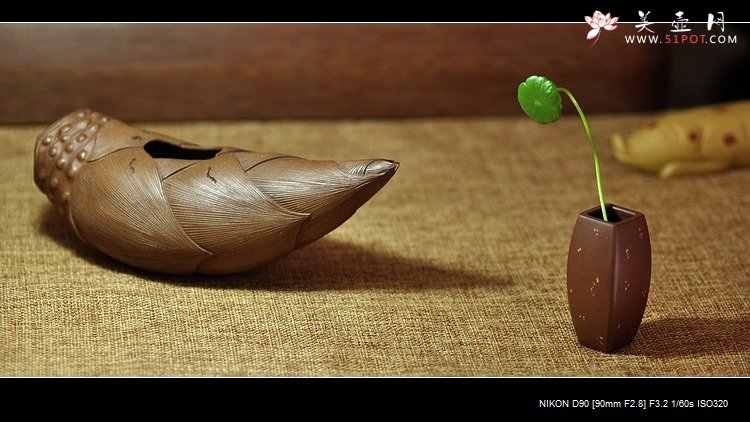 紫砂壶图片：鸣远款水注。紫砂摆件•雕塑•茶宠•很真实的紫砂竹笋•公道杯 - 美壶网