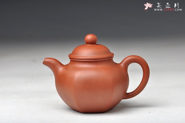 紫砂壶图片：曲峰老师义拍紫砂作品 青水泥六方掇球 雅安我们在一起 - 美壶网