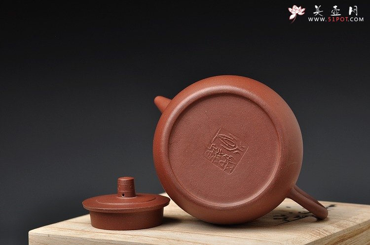 紫砂壶图片：全手剑流井栏 古拙老辣 - 美壶网