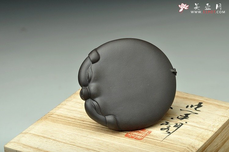 紫砂壶图片：杯托 壶托or茶宠 趣味~ 扁猪 - 美壶网