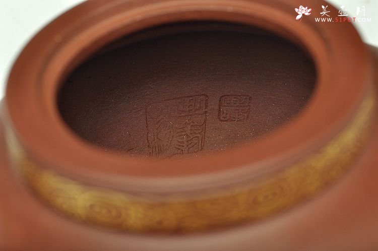 紫砂壶图片：曲峰原创作品 典雅大气 全手雍和 宫廷风格 - 美壶网