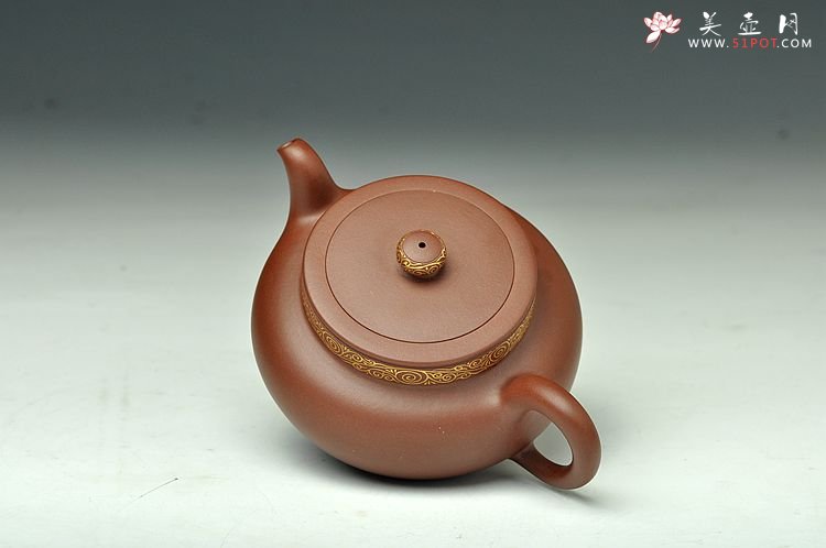 紫砂壶图片：曲峰原创作品 典雅大气 全手雍和 宫廷风格 - 美壶网