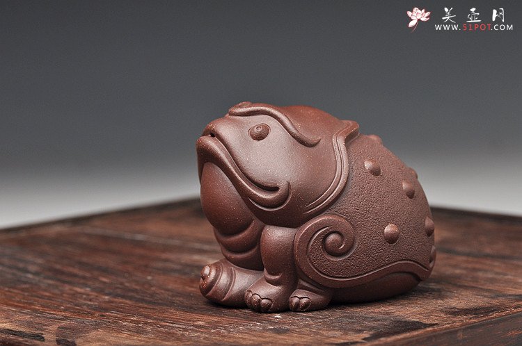 紫砂壶图片：古体蟾蜍踏云 - 美壶网