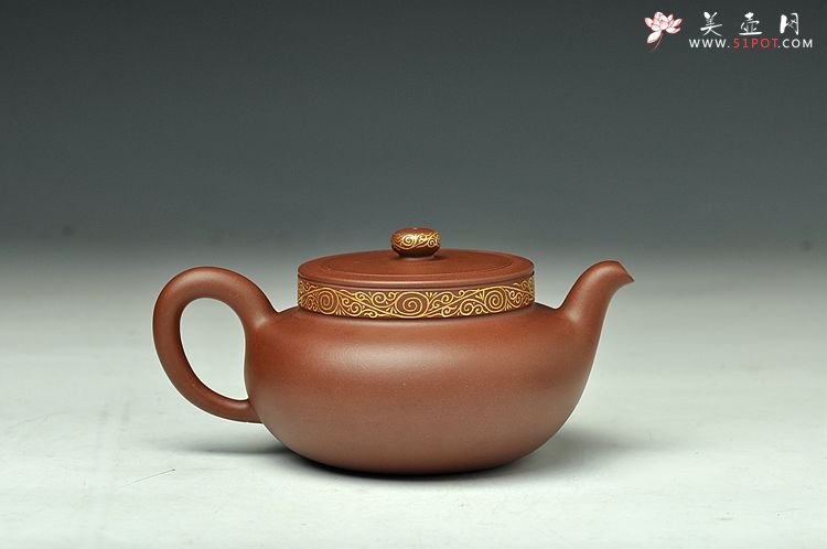 紫砂壶图片：曲峰原创作品 典雅大气 全手雍和 宫廷风格 - 美壶网