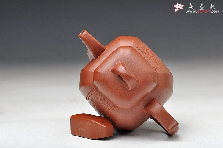 紫砂壶图片：史金妹经典代表作 端庄典雅 全手工八仙过海之八方福壶 - 美壶网