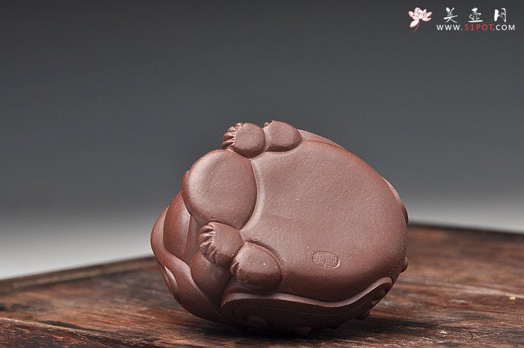 紫砂壶图片：古体蟾蜍踏云 - 美壶网