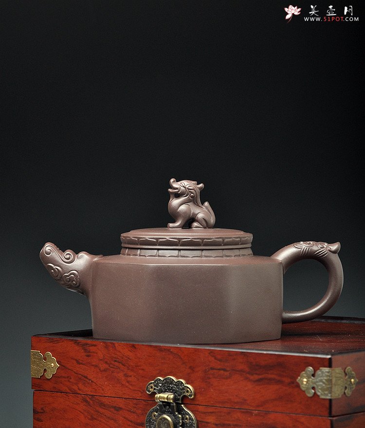 紫砂壶图片：陈进最新力作 大气厚重  全手中华情 送礼精品 - 美壶网