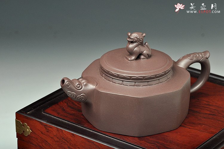 紫砂壶图片：陈进最新力作 大气厚重  全手中华情 送礼精品 - 美壶网