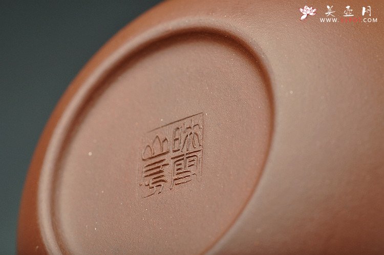 紫砂壶图片：李寒勇定样 台湾映雪山房定制亨掇 经典特拼紫泥 - 美壶网