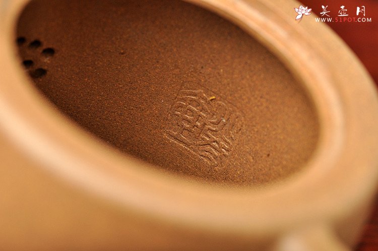 紫砂壶图片：潘小东全手新作 油润老段泥之双圈 敦厚老味足 - 美壶网