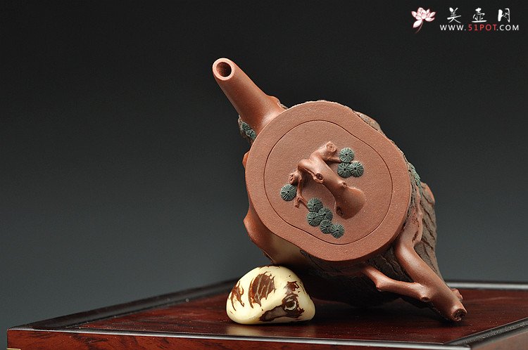 紫砂壶图片：单志萍最新作品 全手松福 造型更加经典俊秀  - 美壶网